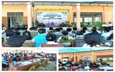 BULAN BAHASA MOMENT MENGASAH KREATIFITAS SISWA SMA NEGERI BININO-TTU